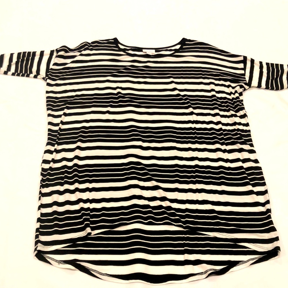 Two LuLaroe tops